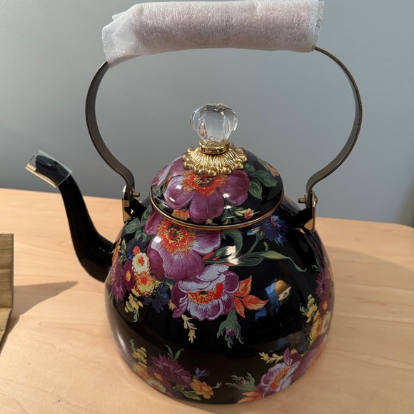 MacKenzie-Childs Other - MacKenzie-Childs Flower Market 3 Quart Tea Kettle – Black - NWT